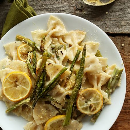 Creamy lemon asparagus pasta